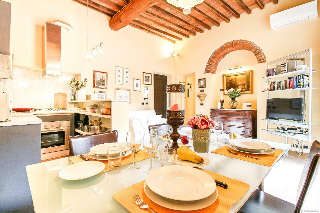 Apartment Guinigi With Private Courtyard Lucca Exterior photo