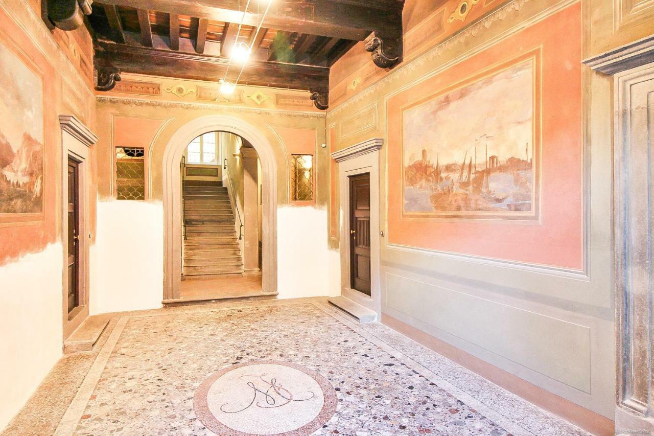 Apartment Guinigi With Private Courtyard Lucca Exterior photo